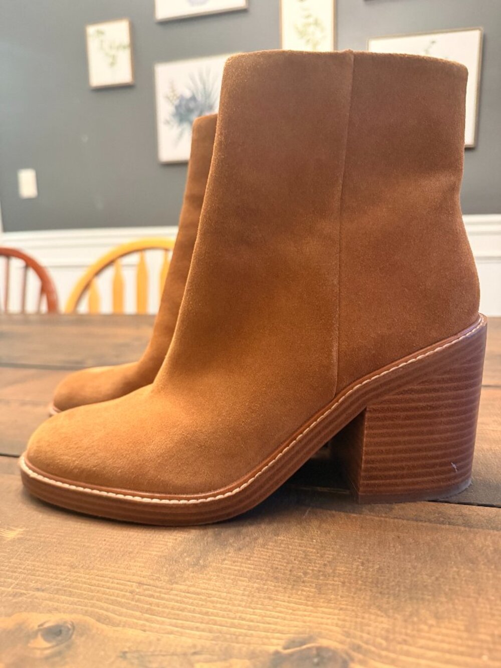 NWOT Marc Fisher LTD Halida Tailored booties Brown suede size 10